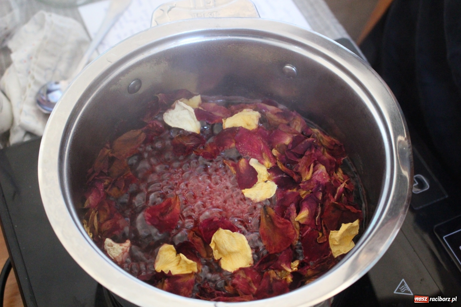 Zdjęcie w galerii na portalu naszraciborz.pl: Warsztaty tworzenia kosmetyków w GCK Nędza wiadomości z regionu