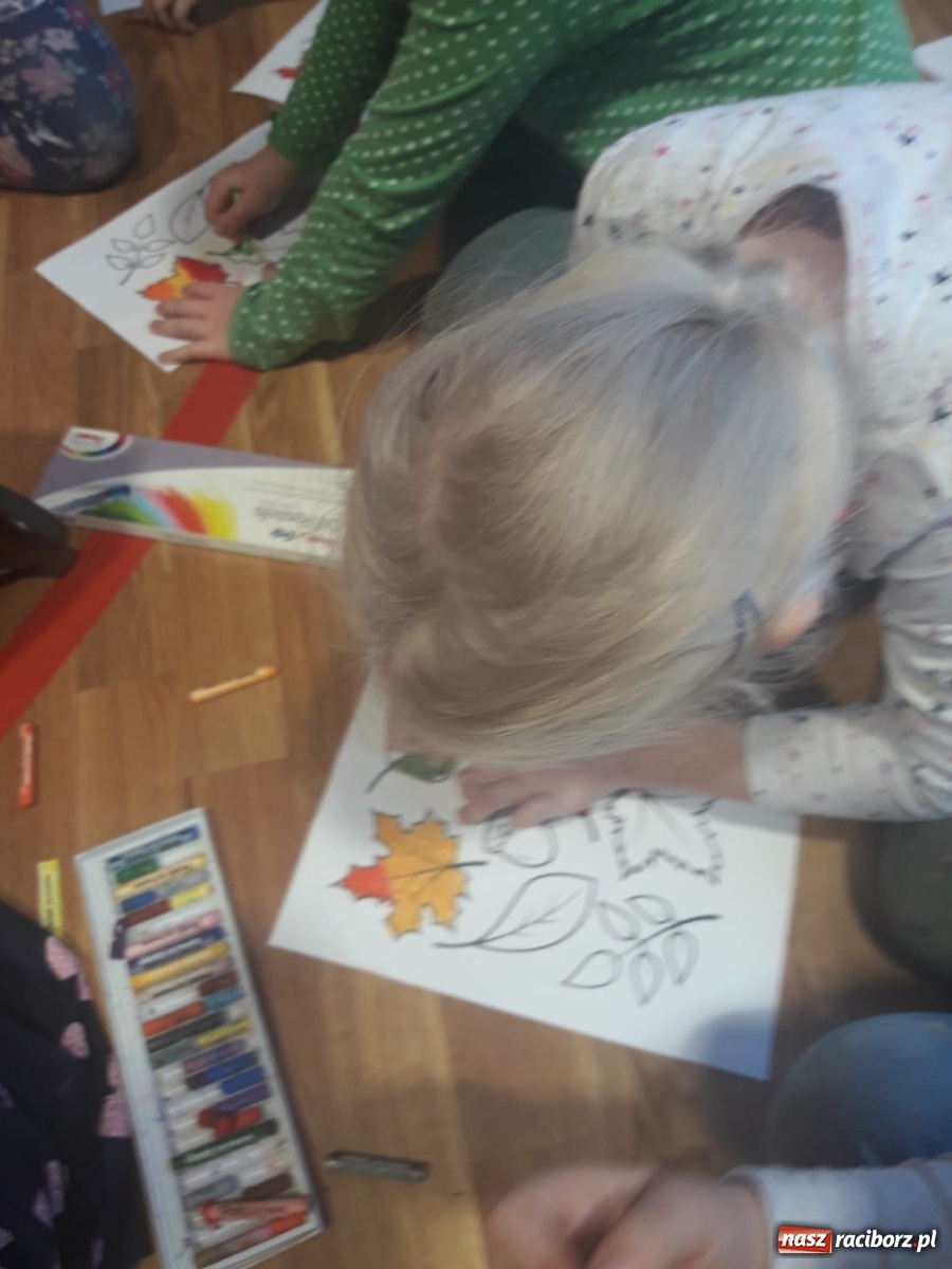 Zdjęcie w galerii na portalu naszraciborz.pl: Przyszli uczniowie SP4 zaśpiewali jesieni wiadomości z regionu