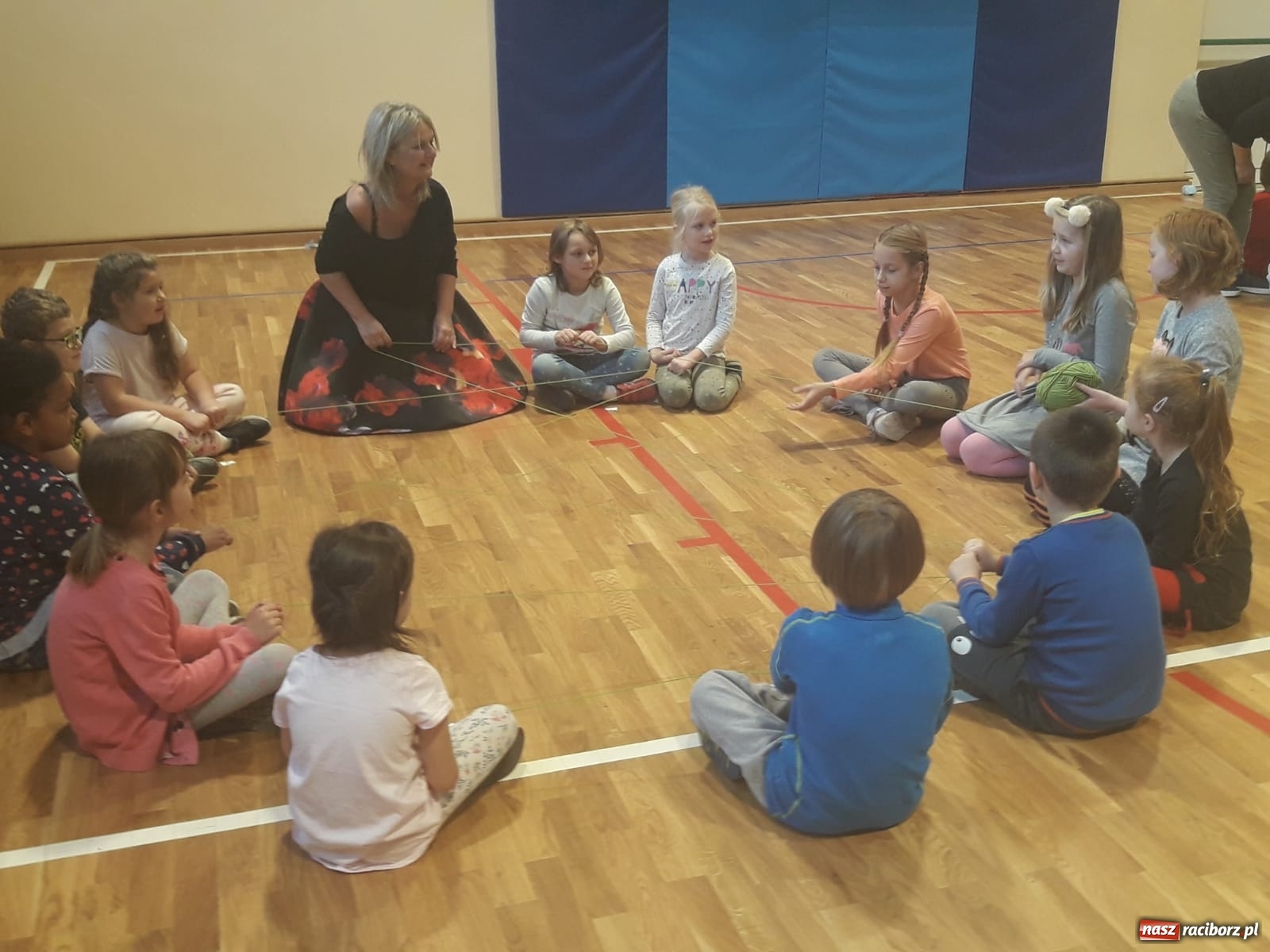 Zdjęcie w galerii na portalu naszraciborz.pl: Przyszli uczniowie SP4 zaśpiewali jesieni wiadomości z regionu