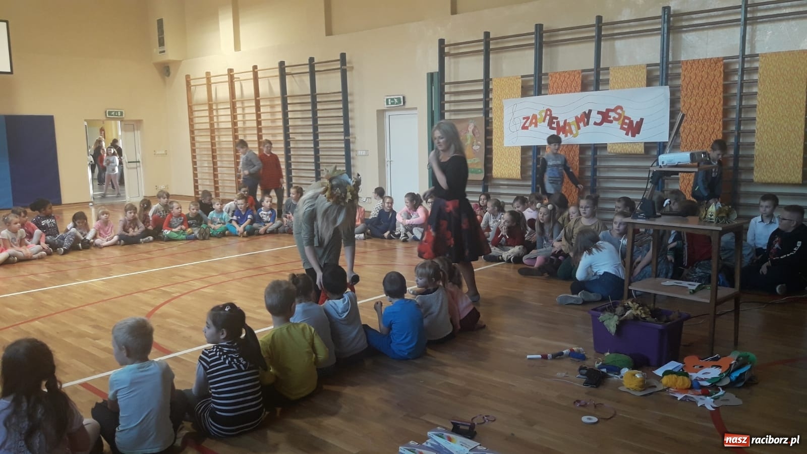 Zdjęcie w galerii na portalu naszraciborz.pl: Przyszli uczniowie SP4 zaśpiewali jesieni wiadomości z regionu