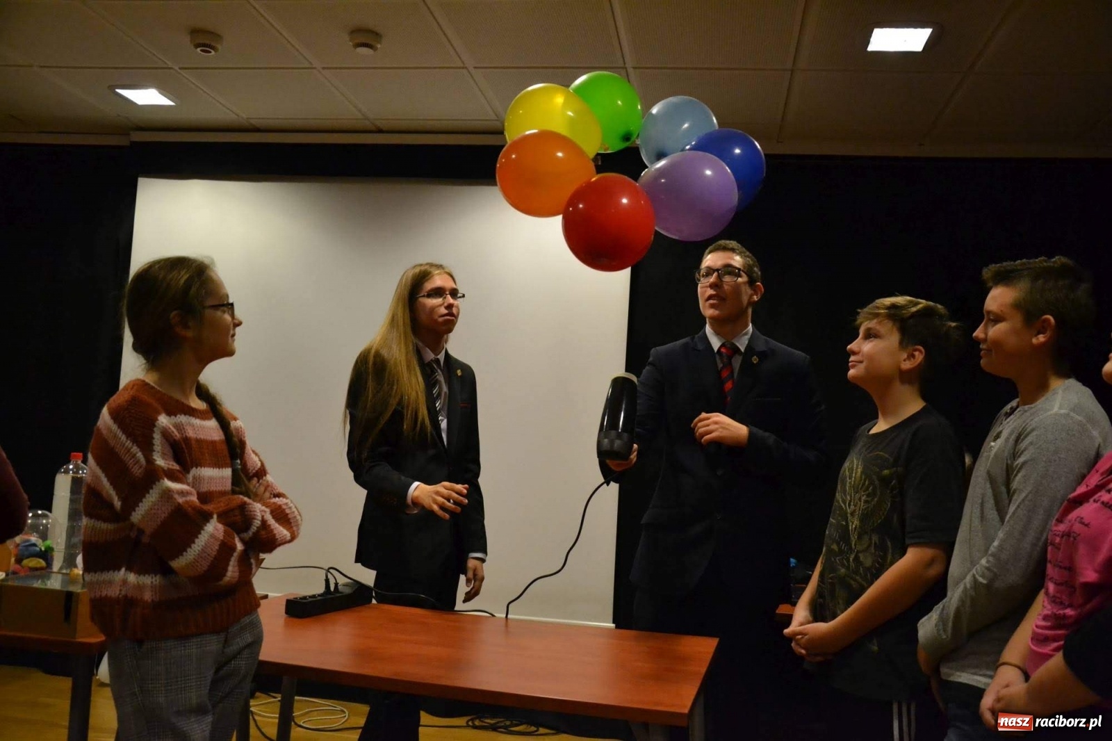 Zdjęcie w galerii na portalu naszraciborz.pl: Na zamku odbył się Festiwal Nauki 2019  wiadomości z regionu