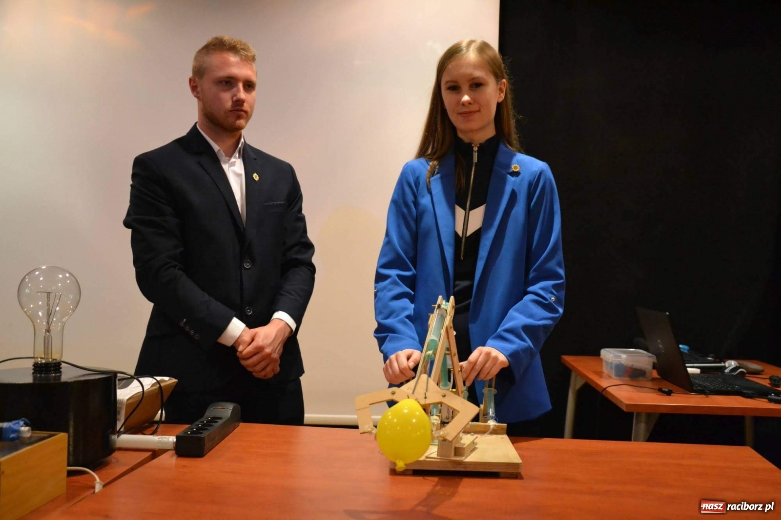 Zdjęcie w galerii na portalu naszraciborz.pl: Na zamku odbył się Festiwal Nauki 2019  wiadomości z regionu