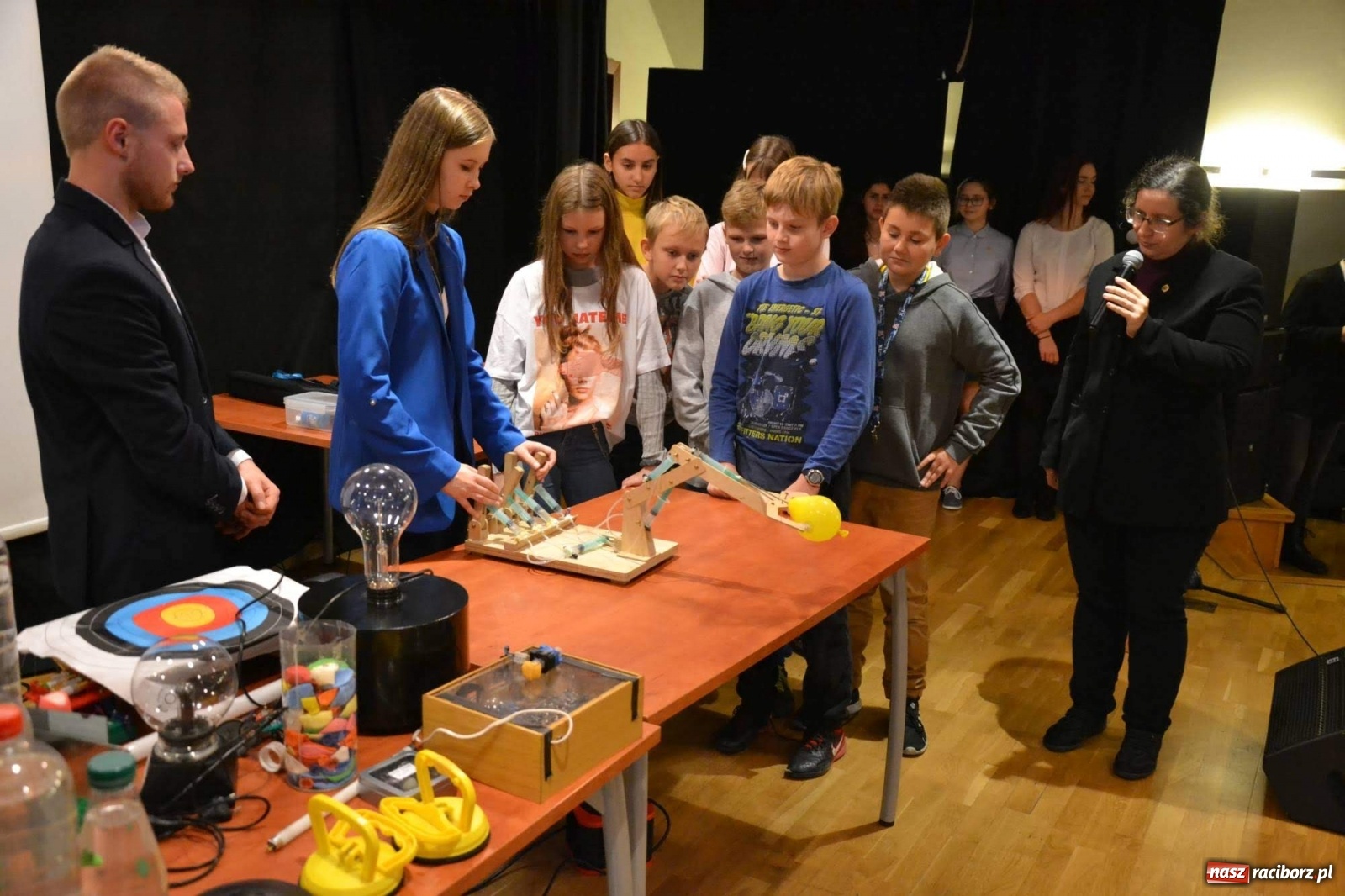 Zdjęcie w galerii na portalu naszraciborz.pl: Na zamku odbył się Festiwal Nauki 2019  wiadomości z regionu