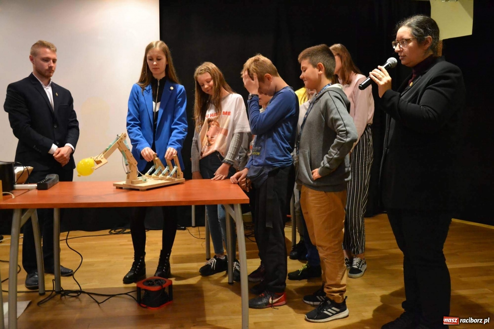 Zdjęcie w galerii na portalu naszraciborz.pl: Na zamku odbył się Festiwal Nauki 2019  wiadomości z regionu