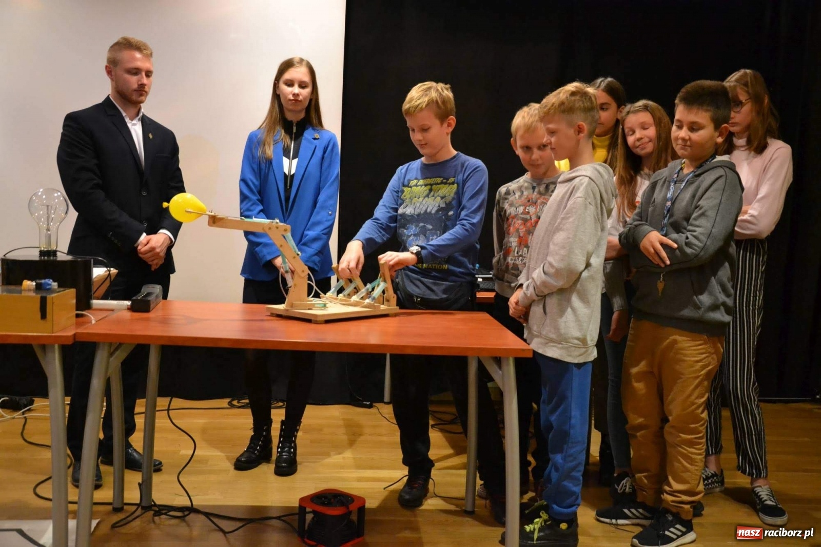 Zdjęcie w galerii na portalu naszraciborz.pl: Na zamku odbył się Festiwal Nauki 2019  wiadomości z regionu