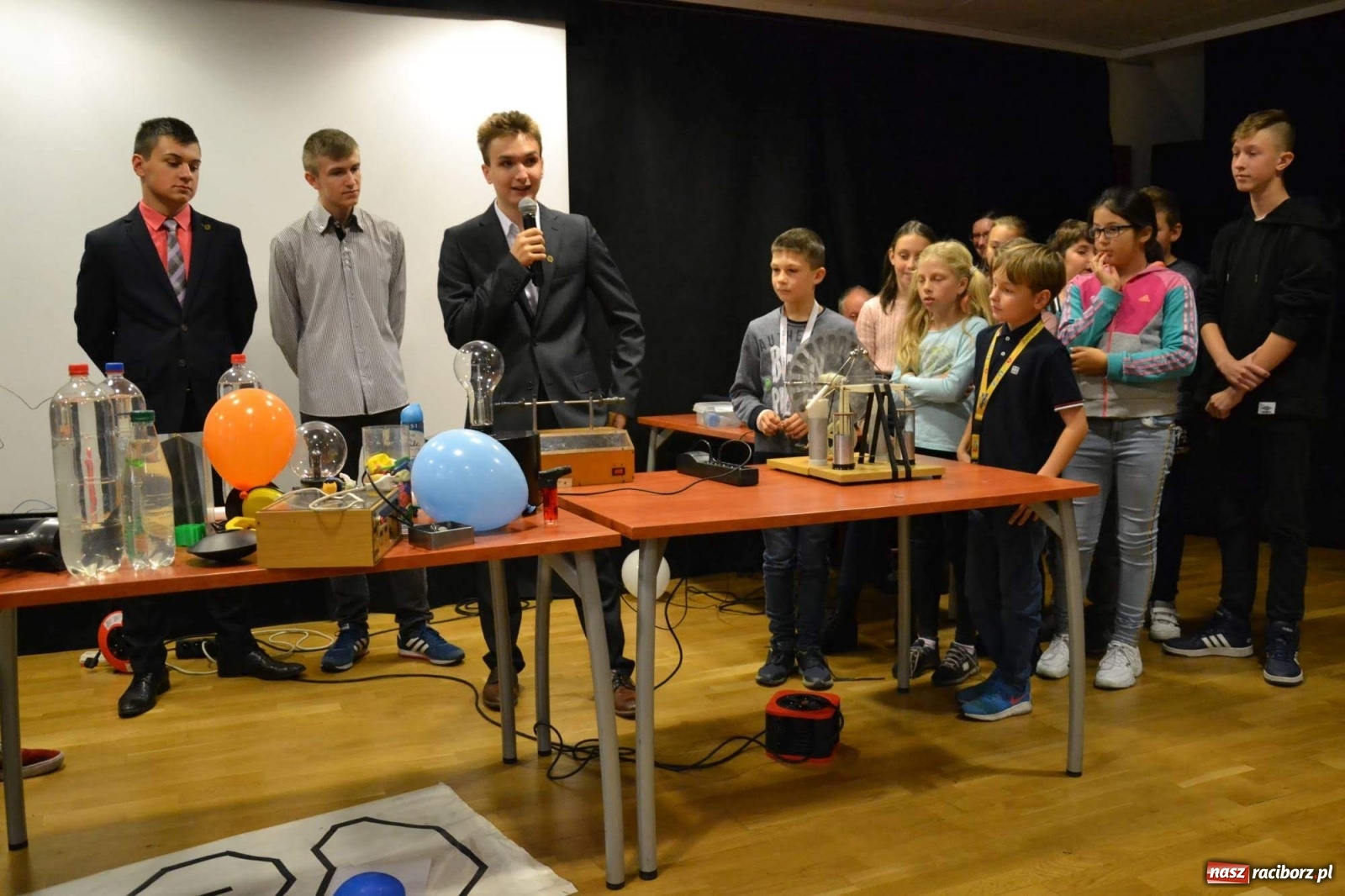 Zdjęcie w galerii na portalu naszraciborz.pl: Na zamku odbył się Festiwal Nauki 2019  wiadomości z regionu