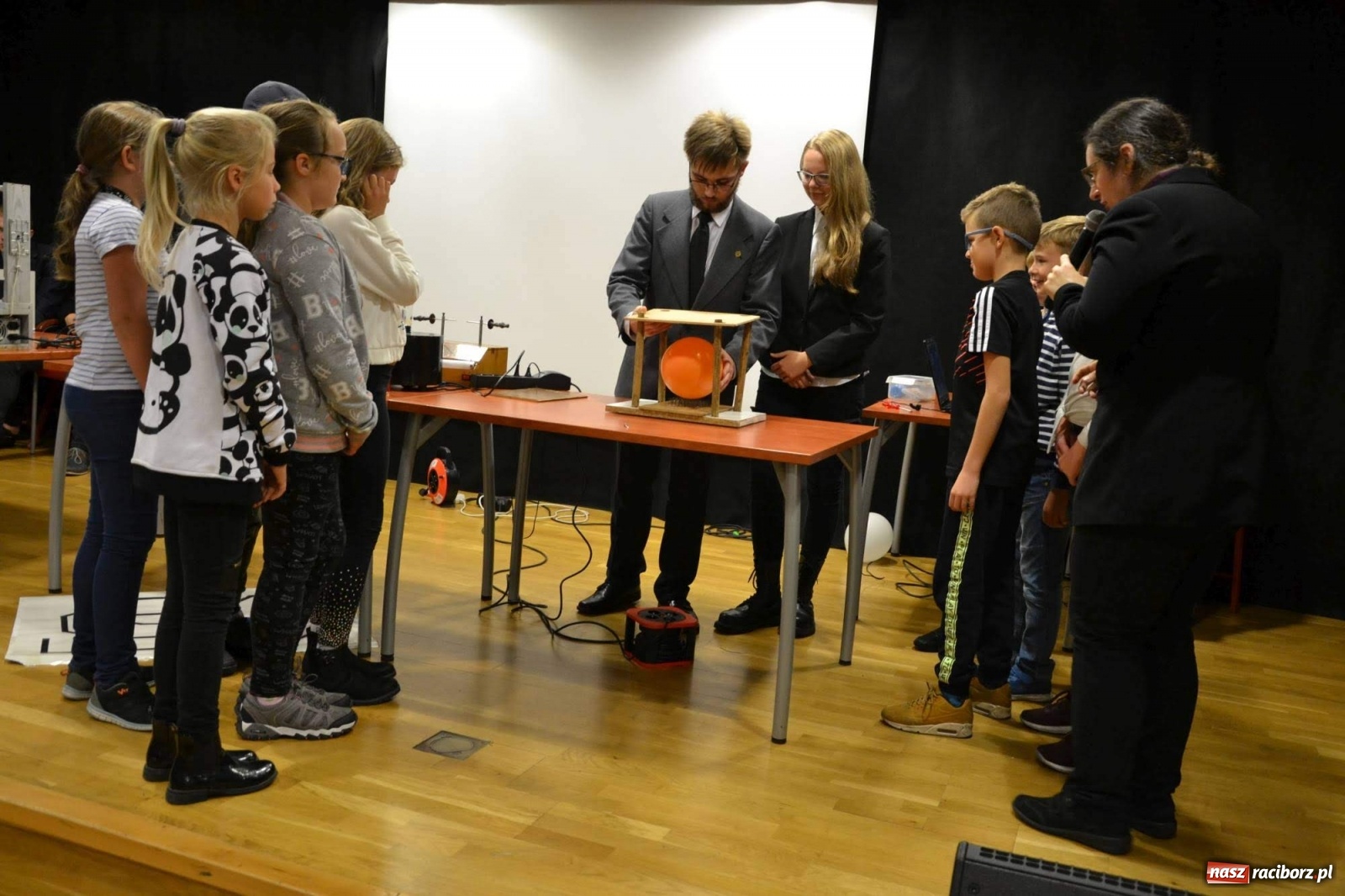 Zdjęcie w galerii na portalu naszraciborz.pl: Na zamku odbył się Festiwal Nauki 2019  wiadomości z regionu