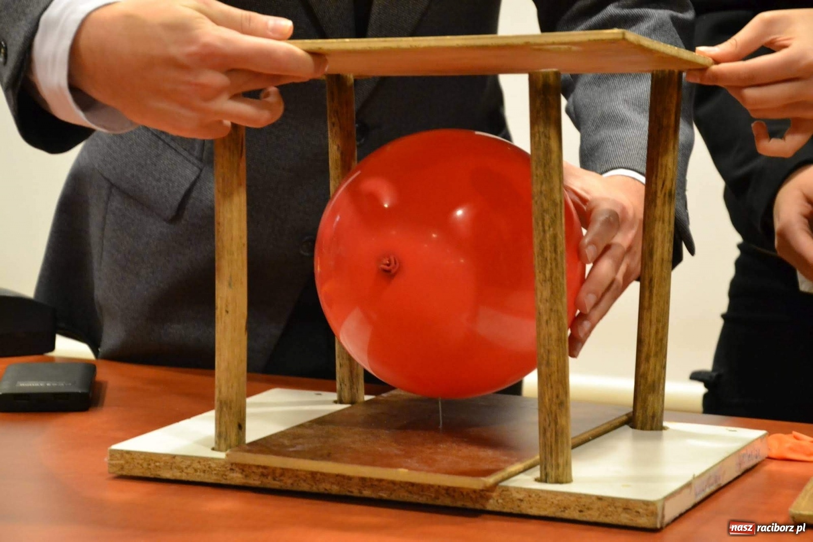 Zdjęcie w galerii na portalu naszraciborz.pl: Na zamku odbył się Festiwal Nauki 2019  wiadomości z regionu