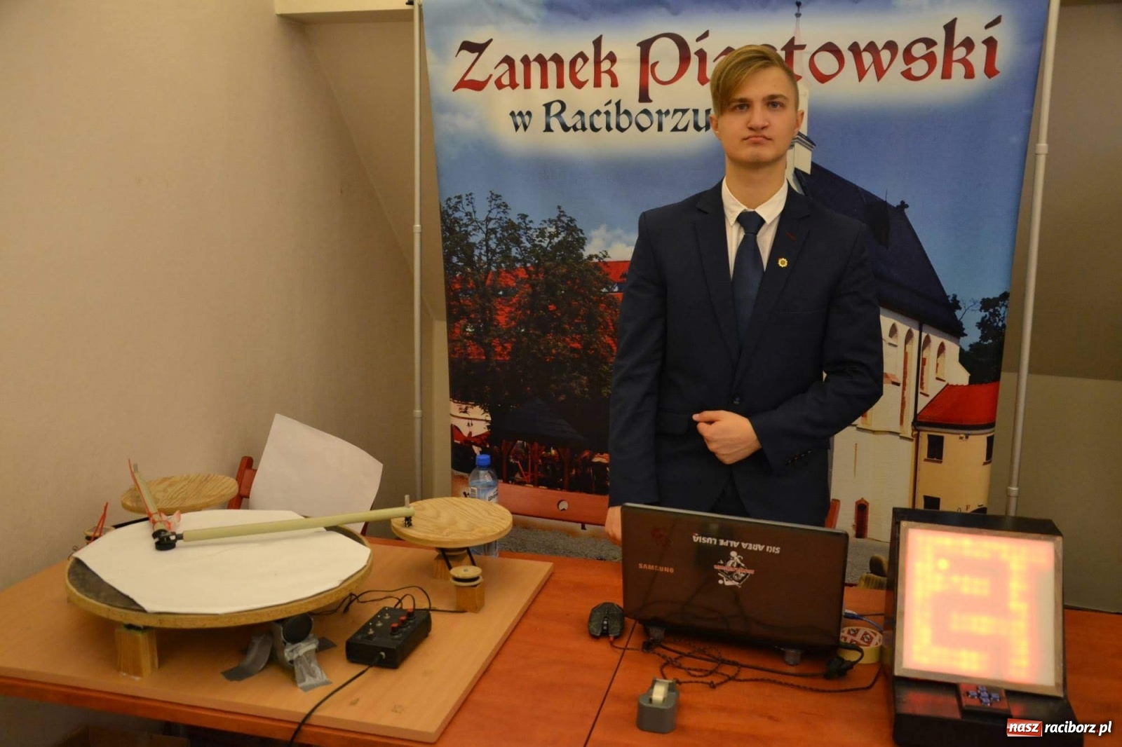 Zdjęcie w galerii na portalu naszraciborz.pl: Na zamku odbył się Festiwal Nauki 2019  wiadomości z regionu