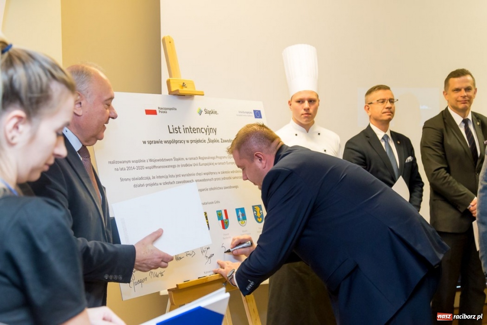 Zdjęcie w galerii na portalu naszraciborz.pl: Śląskie Zawodowcy. Powiat raciborski sygnatariuszem  wiadomości z regionu