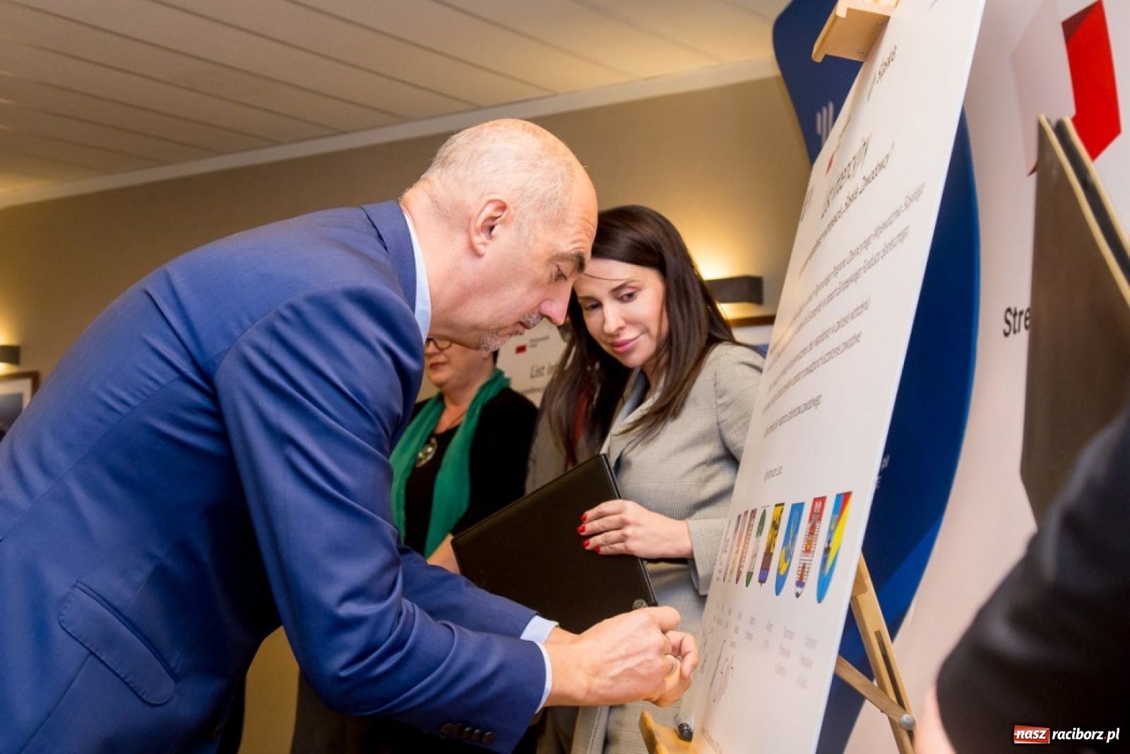 Zdjęcie w galerii na portalu naszraciborz.pl: Śląskie Zawodowcy. Powiat raciborski sygnatariuszem  wiadomości z regionu