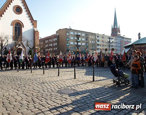 Zdjęcie w galerii na portalu naszraciborz.pl: Słoneczne obchody listopadowego święta wiadomości z regionu