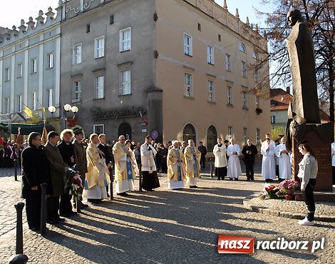 Zdjęcie w galerii na portalu naszraciborz.pl: Słoneczne obchody listopadowego święta wiadomości z regionu