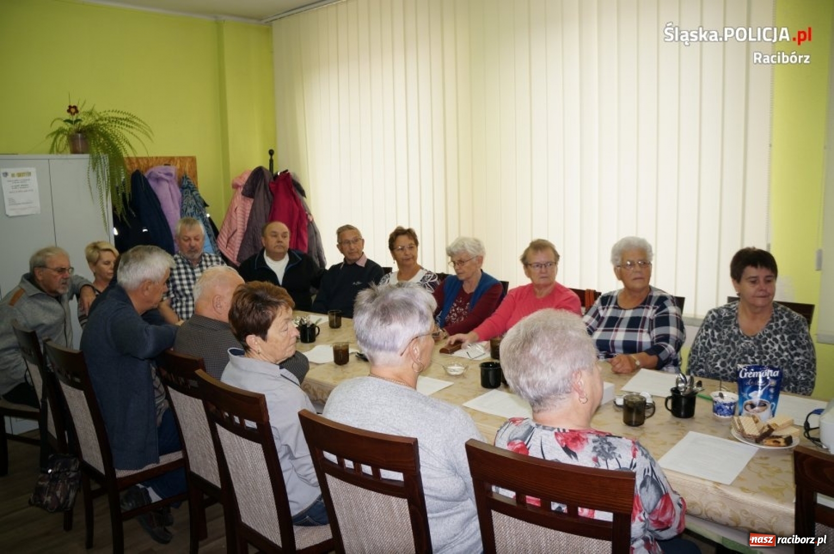 Zdjęcie w galerii na portalu naszraciborz.pl: Seniorzy z Krzanowic debatowali o bezpieczeństwie wiadomości z regionu