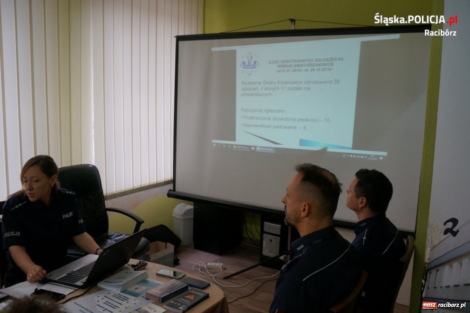 Zdjęcie w galerii na portalu naszraciborz.pl: Seniorzy z Krzanowic debatowali o bezpieczeństwie wiadomości z regionu