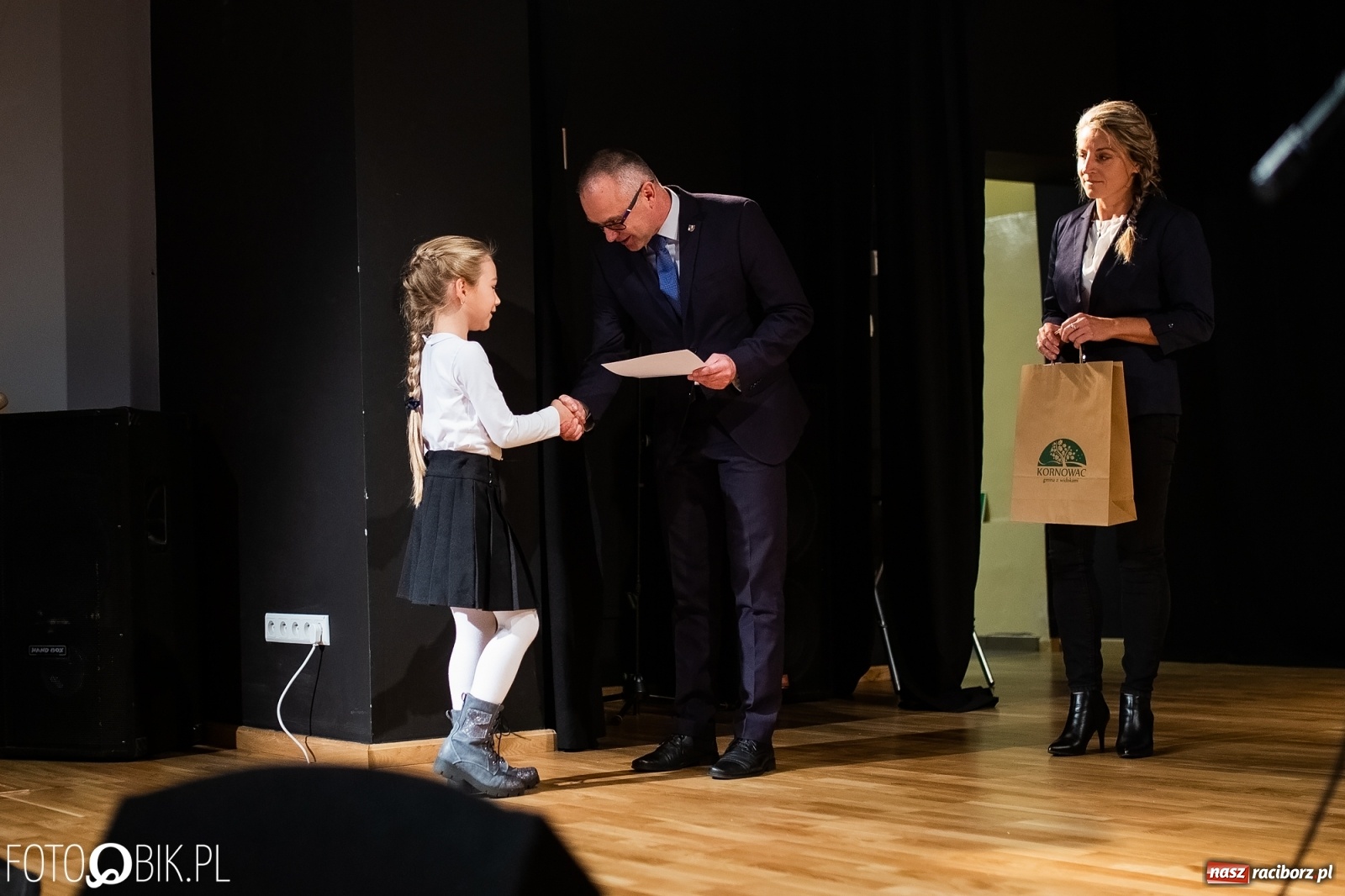 Zdjęcie w galerii na portalu naszraciborz.pl: Koncert laureatów Powiatowego Festiwalu Twórczości Artystycznej wiadomości z regionu