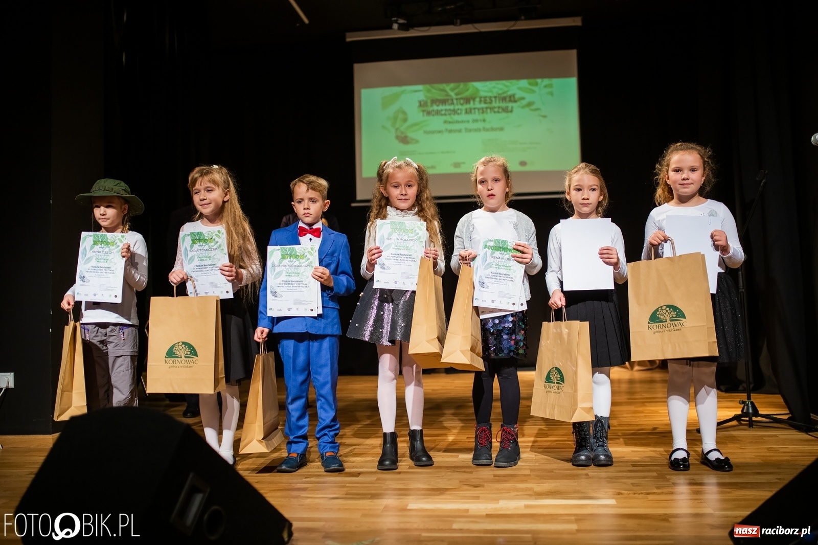 Zdjęcie w galerii na portalu naszraciborz.pl: Koncert laureatów Powiatowego Festiwalu Twórczości Artystycznej wiadomości z regionu