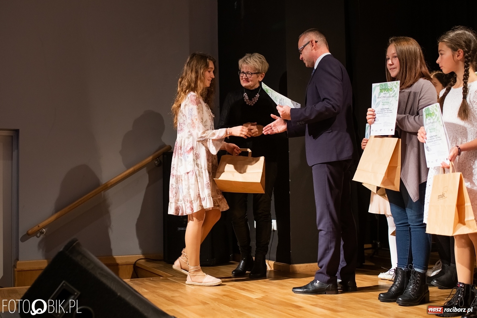 Zdjęcie w galerii na portalu naszraciborz.pl: Koncert laureatów Powiatowego Festiwalu Twórczości Artystycznej wiadomości z regionu