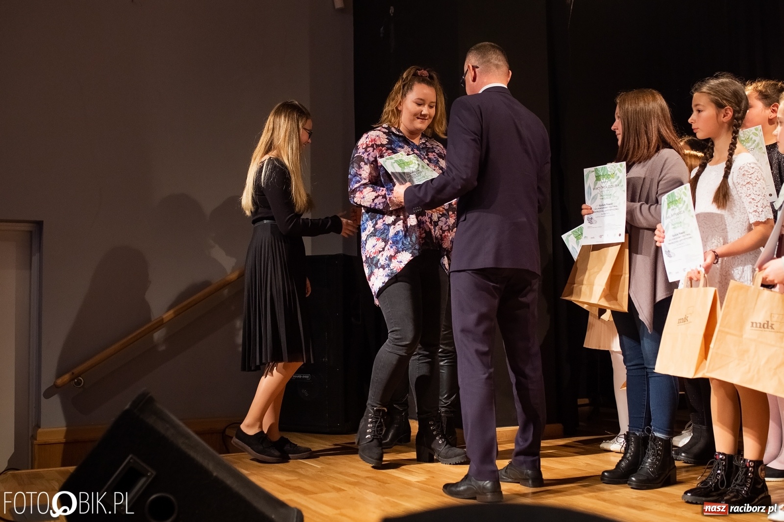 Zdjęcie w galerii na portalu naszraciborz.pl: Koncert laureatów Powiatowego Festiwalu Twórczości Artystycznej wiadomości z regionu