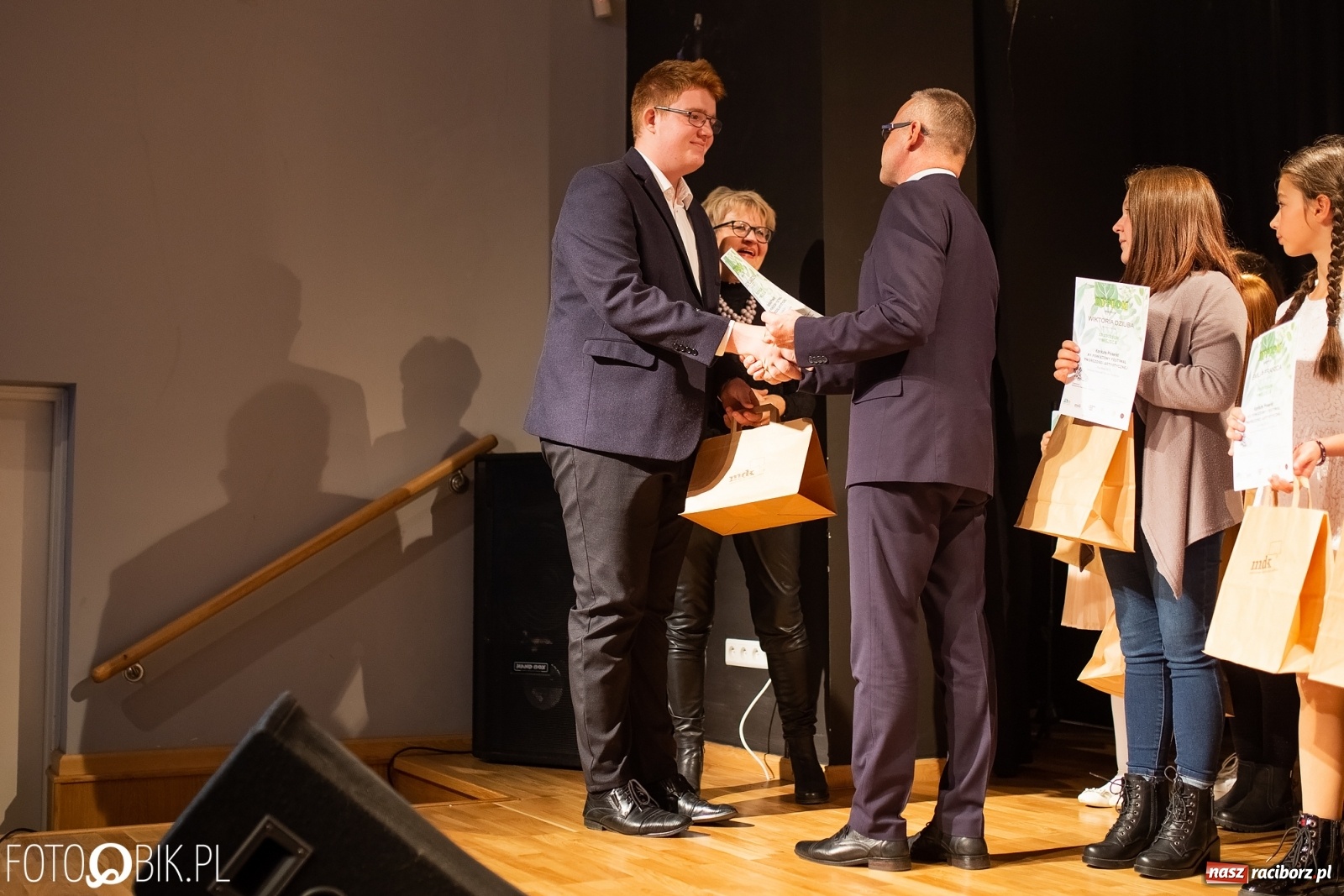 Zdjęcie w galerii na portalu naszraciborz.pl: Koncert laureatów Powiatowego Festiwalu Twórczości Artystycznej wiadomości z regionu