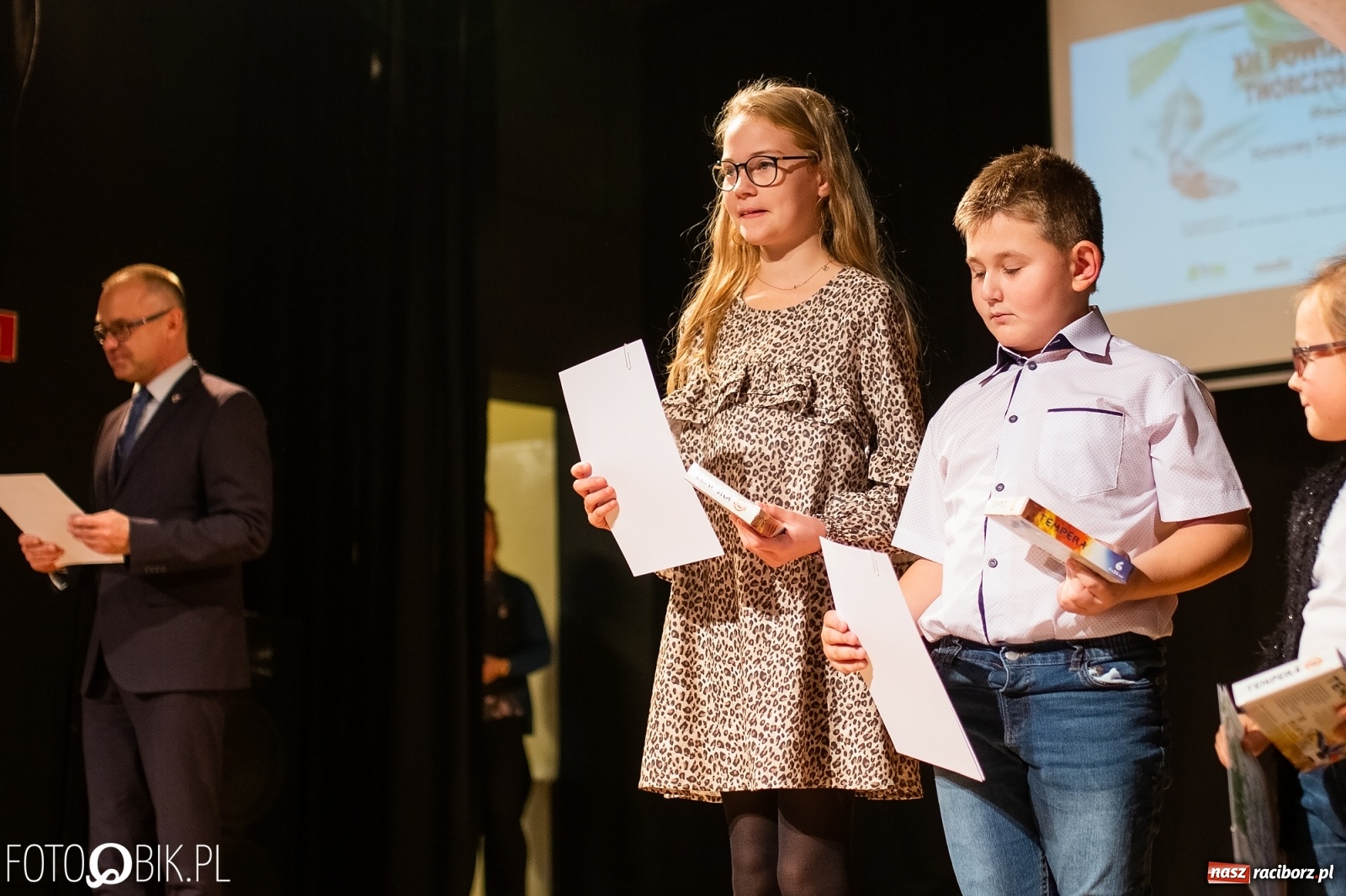 Zdjęcie w galerii na portalu naszraciborz.pl: Koncert laureatów Powiatowego Festiwalu Twórczości Artystycznej wiadomości z regionu