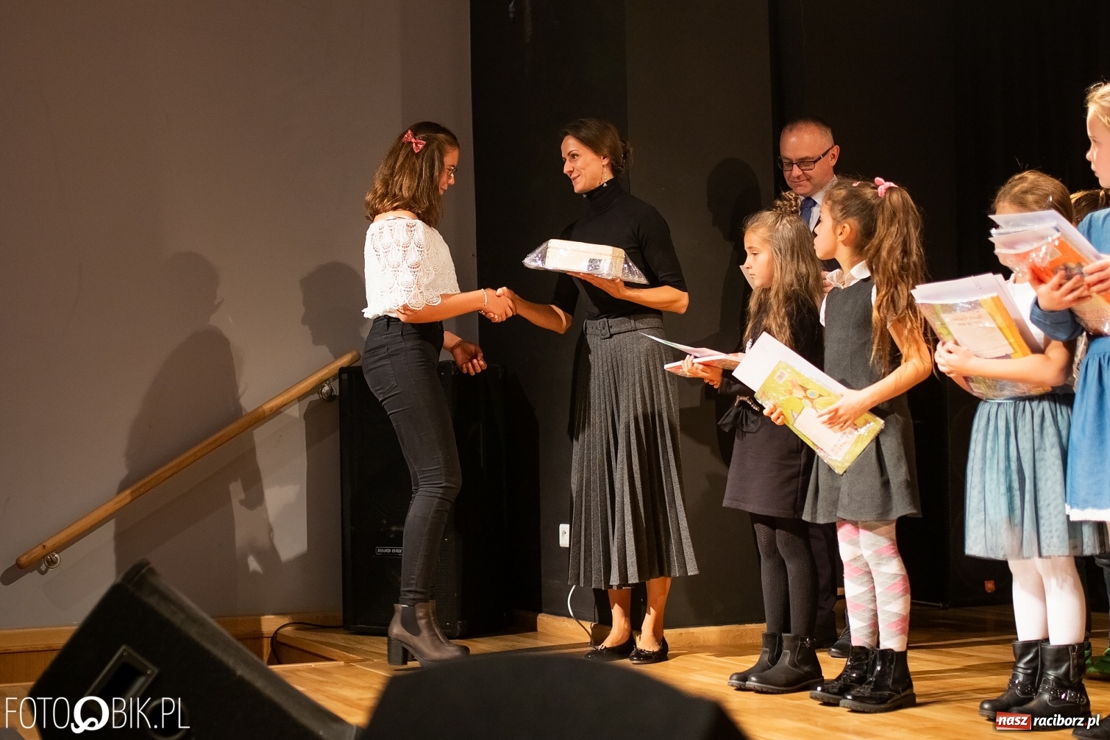 Zdjęcie w galerii na portalu naszraciborz.pl: Koncert laureatów Powiatowego Festiwalu Twórczości Artystycznej wiadomości z regionu