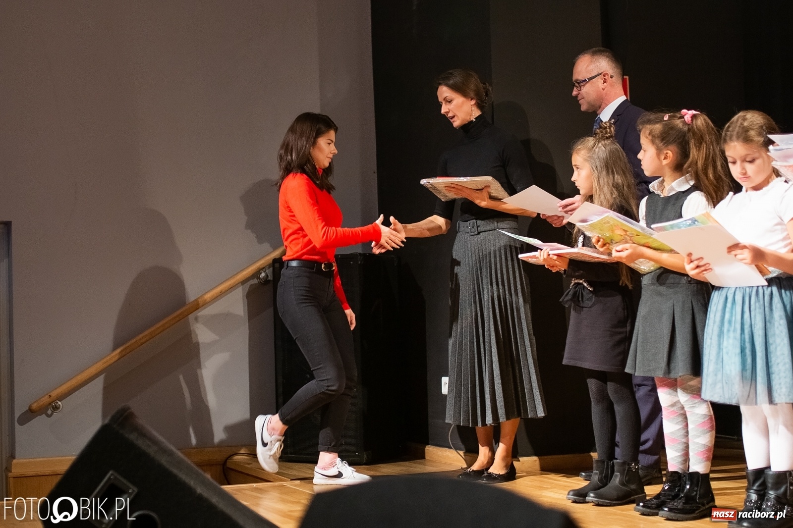 Zdjęcie w galerii na portalu naszraciborz.pl: Koncert laureatów Powiatowego Festiwalu Twórczości Artystycznej wiadomości z regionu