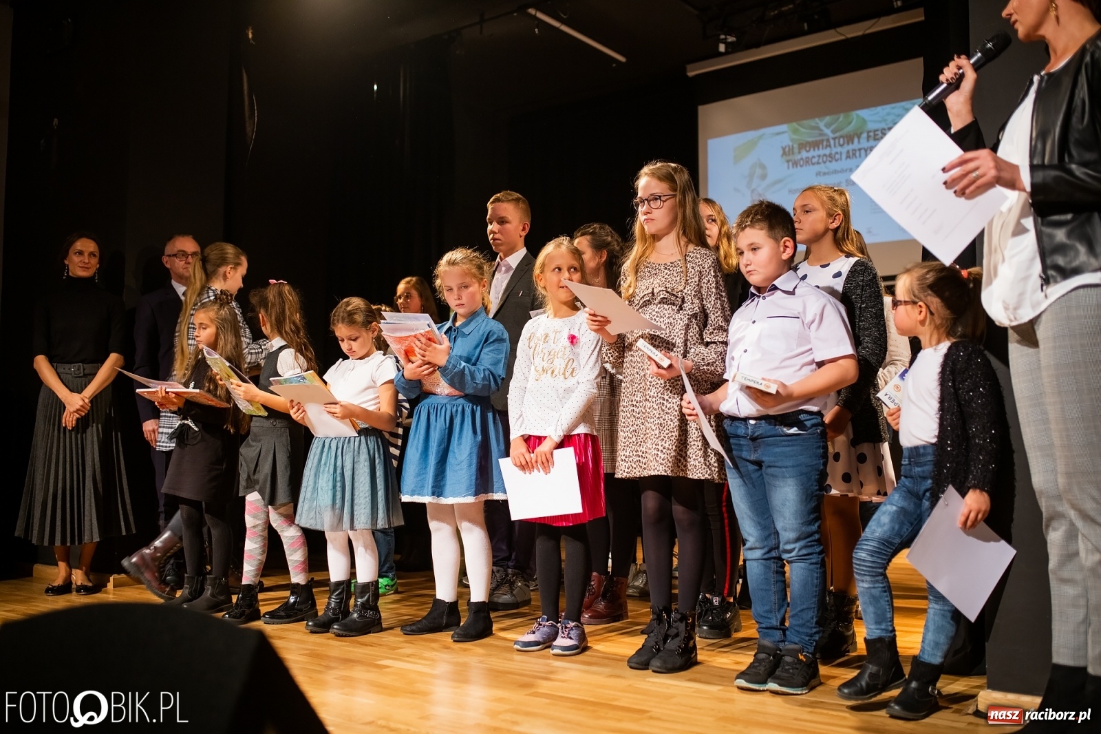 Zdjęcie w galerii na portalu naszraciborz.pl: Koncert laureatów Powiatowego Festiwalu Twórczości Artystycznej wiadomości z regionu