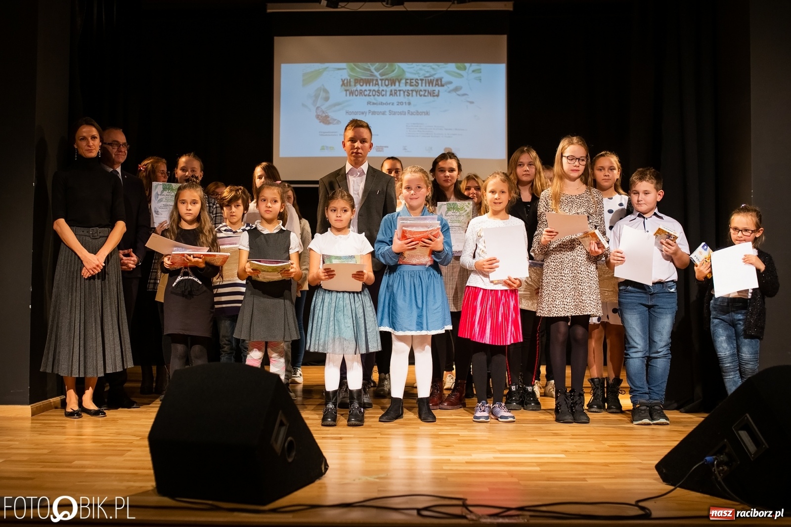Zdjęcie w galerii na portalu naszraciborz.pl: Koncert laureatów Powiatowego Festiwalu Twórczości Artystycznej wiadomości z regionu