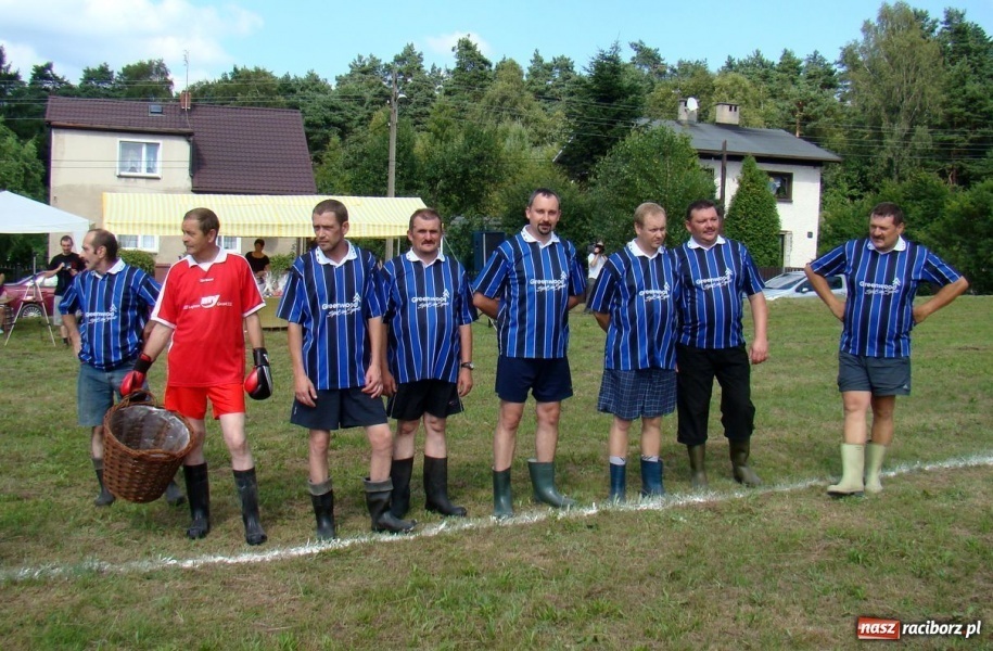 Zdjęcie w galerii na portalu naszraciborz.pl: Walka o kalosze wójta wiadomości z regionu