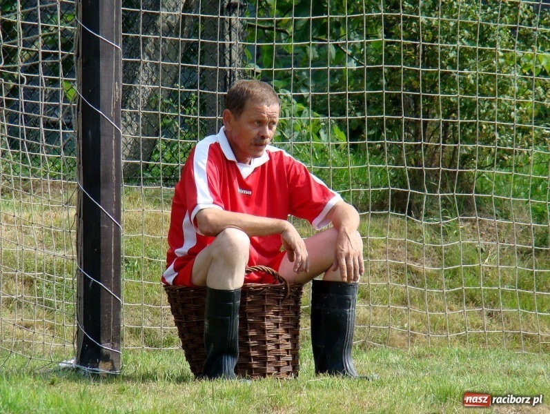 Zdjęcie w galerii na portalu naszraciborz.pl: Walka o kalosze wójta wiadomości z regionu