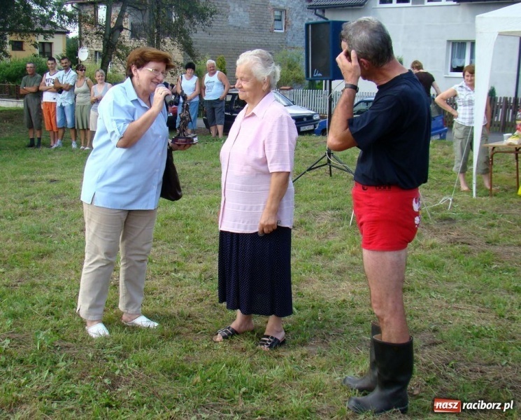 Zdjęcie w galerii na portalu naszraciborz.pl: Walka o kalosze wójta wiadomości z regionu