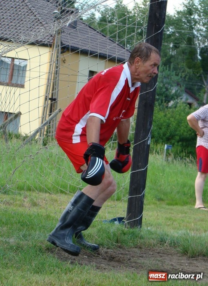 Zdjęcie w galerii na portalu naszraciborz.pl: Walka o kalosze wójta wiadomości z regionu