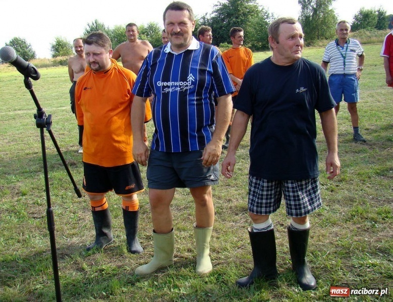 Zdjęcie w galerii na portalu naszraciborz.pl: Walka o kalosze wójta wiadomości z regionu