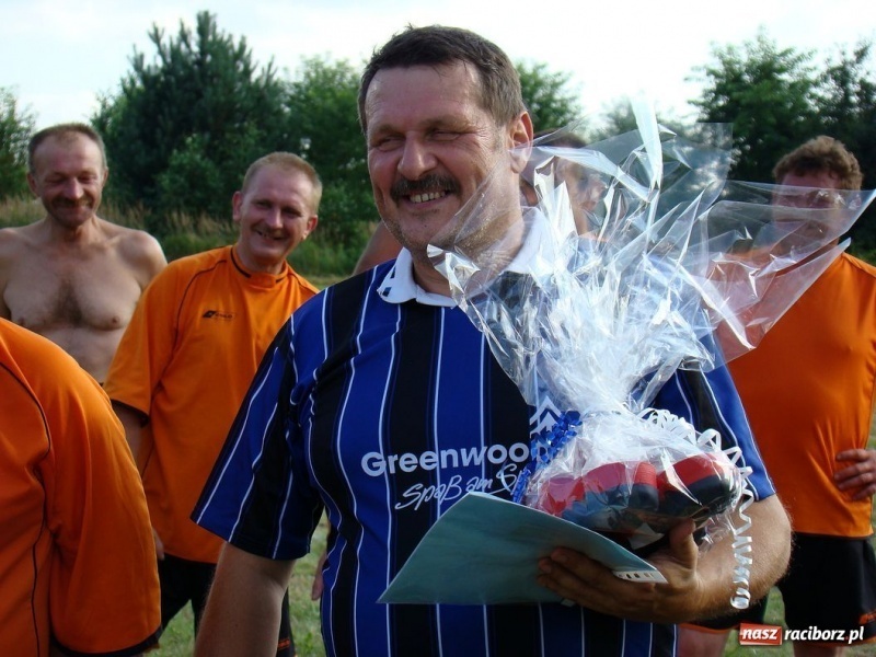 Zdjęcie w galerii na portalu naszraciborz.pl: Walka o kalosze wójta wiadomości z regionu