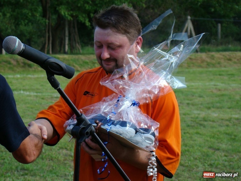 Zdjęcie w galerii na portalu naszraciborz.pl: Walka o kalosze wójta wiadomości z regionu