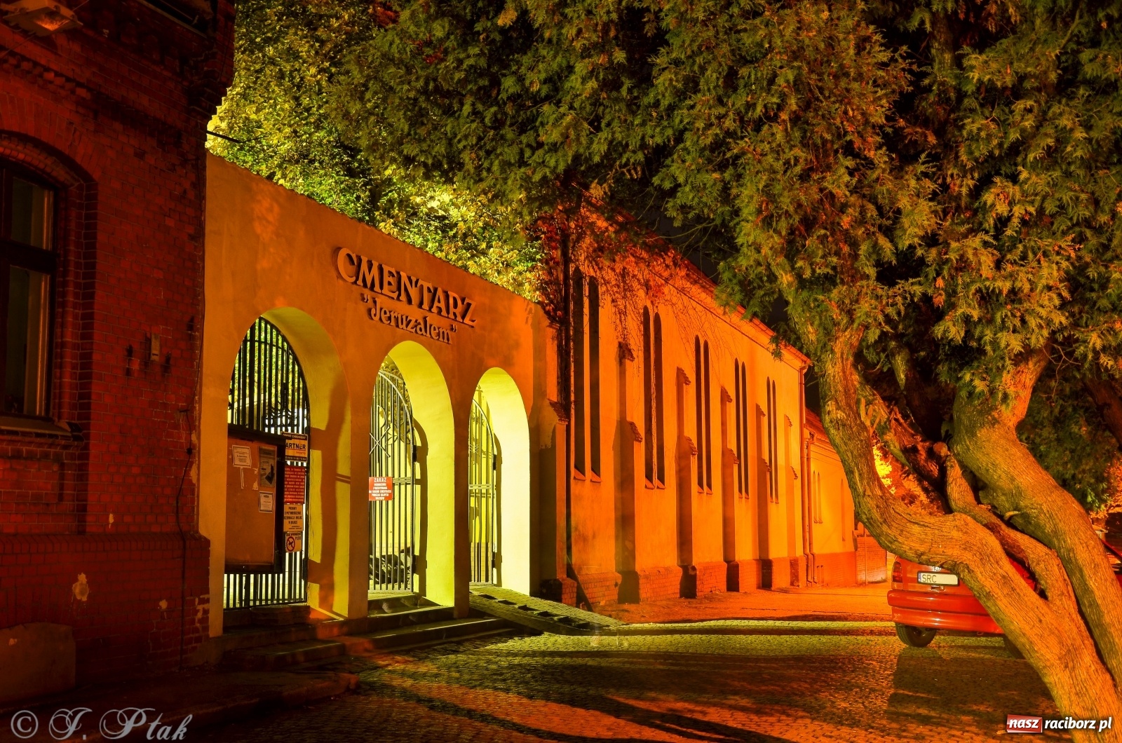 Zdjęcie w galerii na portalu naszraciborz.pl: Księża w Raciborzu przypominają o odpuście zupełnym. Czym tak naprawdę jest? wiadomości z regionu