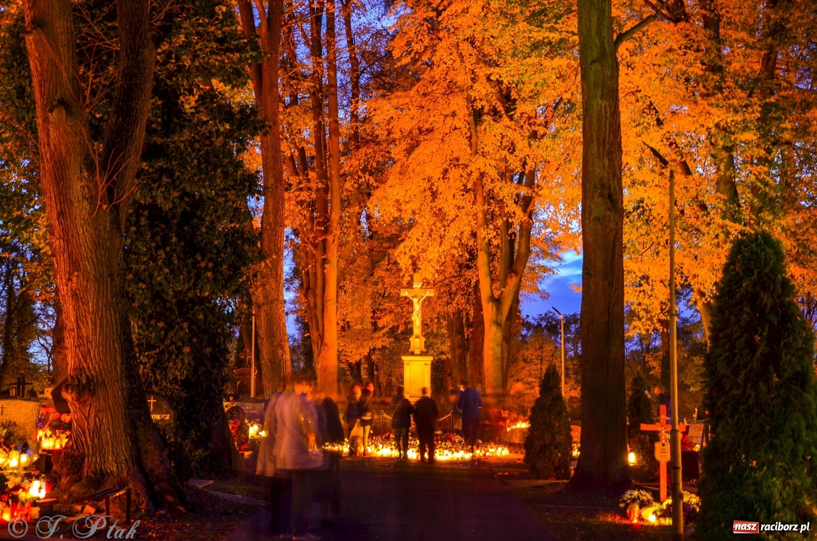 Zdjęcie w galerii na portalu naszraciborz.pl: Księża w Raciborzu przypominają o odpuście zupełnym. Czym tak naprawdę jest? wiadomości z regionu