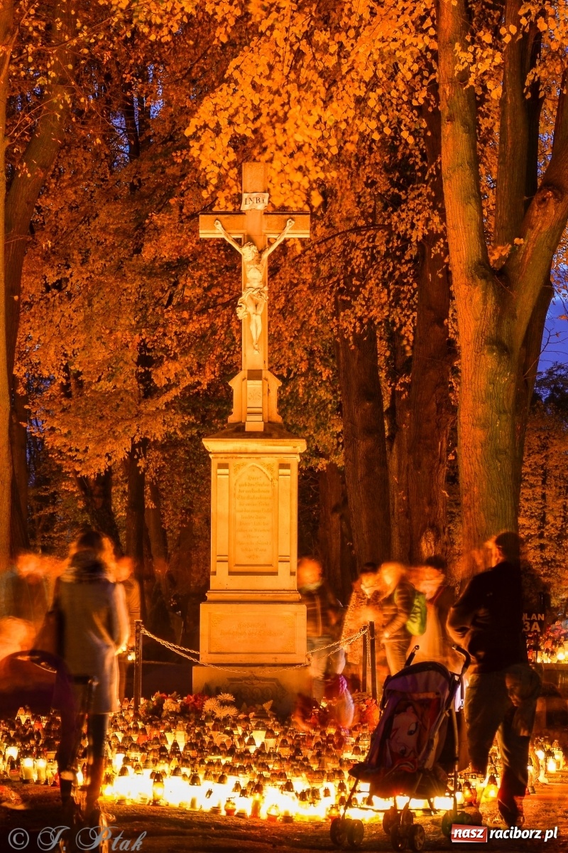 Zdjęcie w galerii na portalu naszraciborz.pl: Księża w Raciborzu przypominają o odpuście zupełnym. Czym tak naprawdę jest? wiadomości z regionu