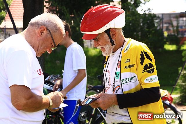 Zdjęcie w galerii na portalu naszraciborz.pl: Na rowerach promowali trzeźwość wiadomości z regionu