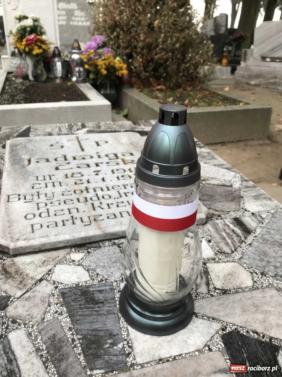 Zdjęcie w galerii na portalu naszraciborz.pl: Walcząc myśleli o Tobie. Żyjąc pamiętaj o nich! Polscy bohaterowie na naszych cmentarzach wiadomości z regionu