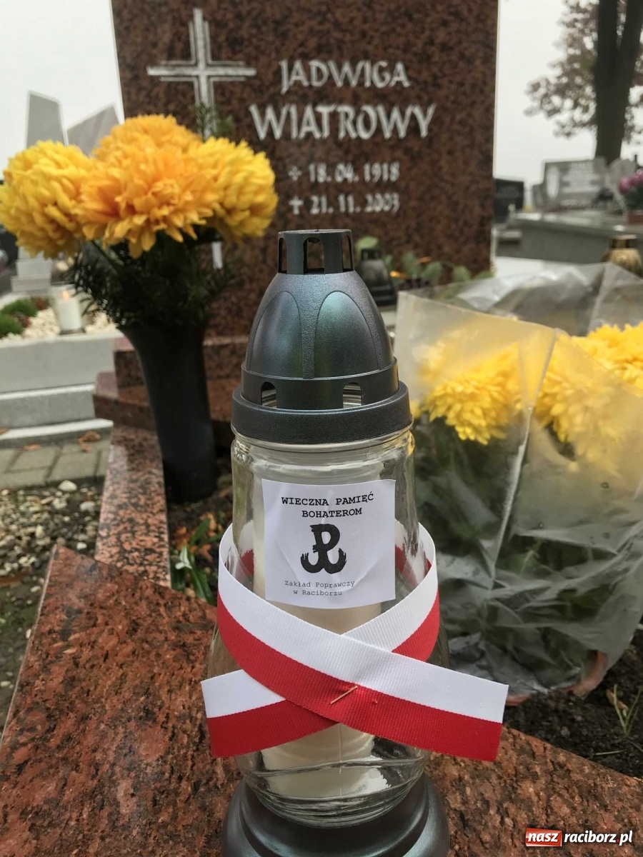 Zdjęcie w galerii na portalu naszraciborz.pl: Walcząc myśleli o Tobie. Żyjąc pamiętaj o nich! Polscy bohaterowie na naszych cmentarzach wiadomości z regionu