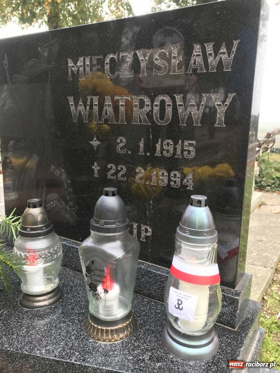 Zdjęcie w galerii na portalu naszraciborz.pl: Walcząc myśleli o Tobie. Żyjąc pamiętaj o nich! Polscy bohaterowie na naszych cmentarzach wiadomości z regionu