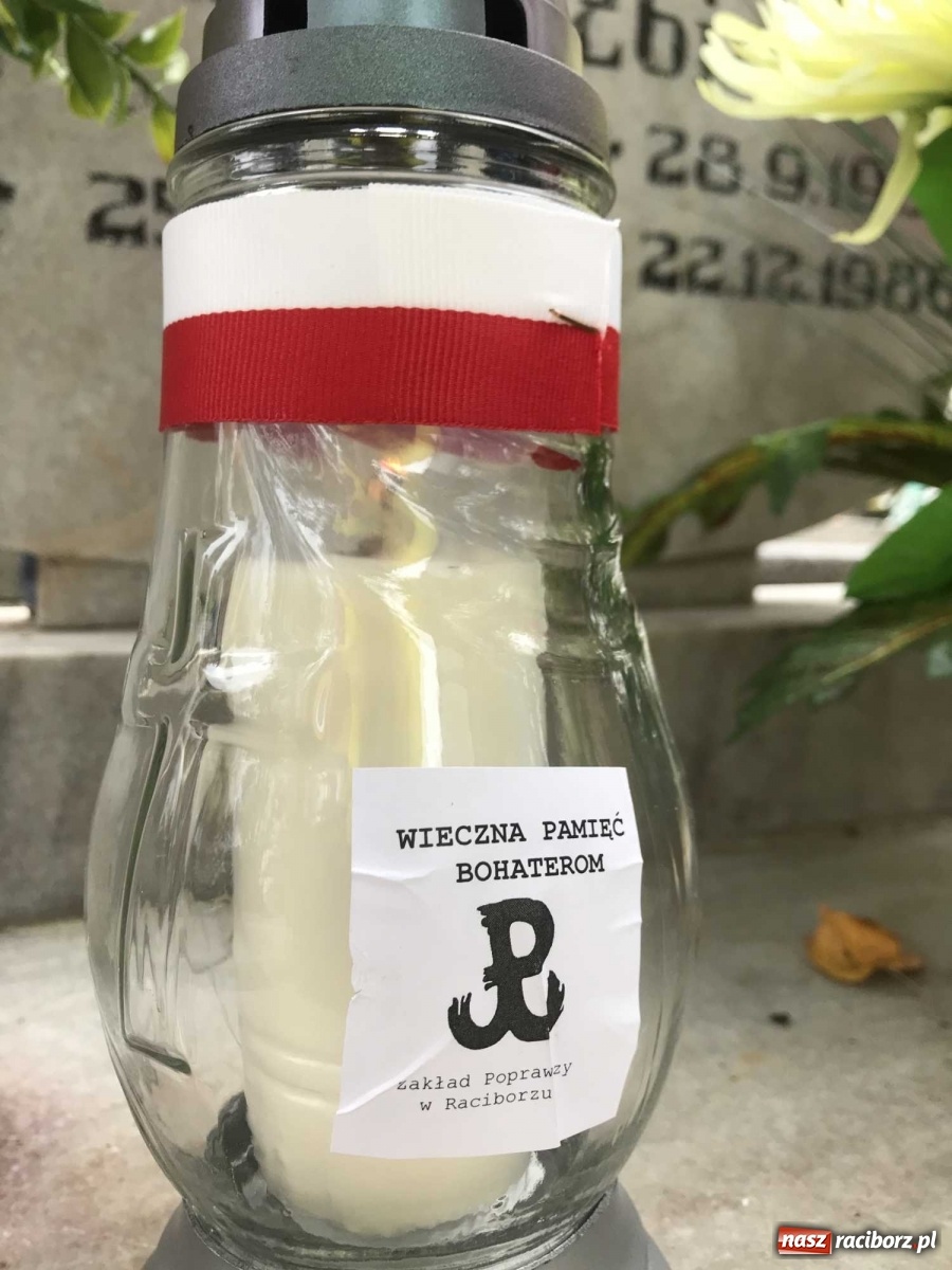 Zdjęcie w galerii na portalu naszraciborz.pl: Walcząc myśleli o Tobie. Żyjąc pamiętaj o nich! Polscy bohaterowie na naszych cmentarzach wiadomości z regionu