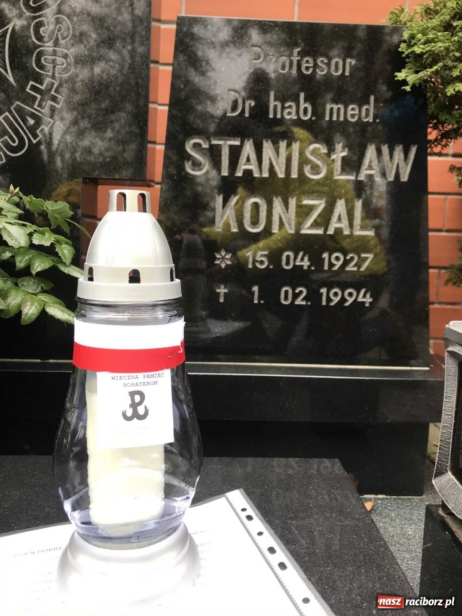 Zdjęcie w galerii na portalu naszraciborz.pl: Walcząc myśleli o Tobie. Żyjąc pamiętaj o nich! Polscy bohaterowie na naszych cmentarzach wiadomości z regionu