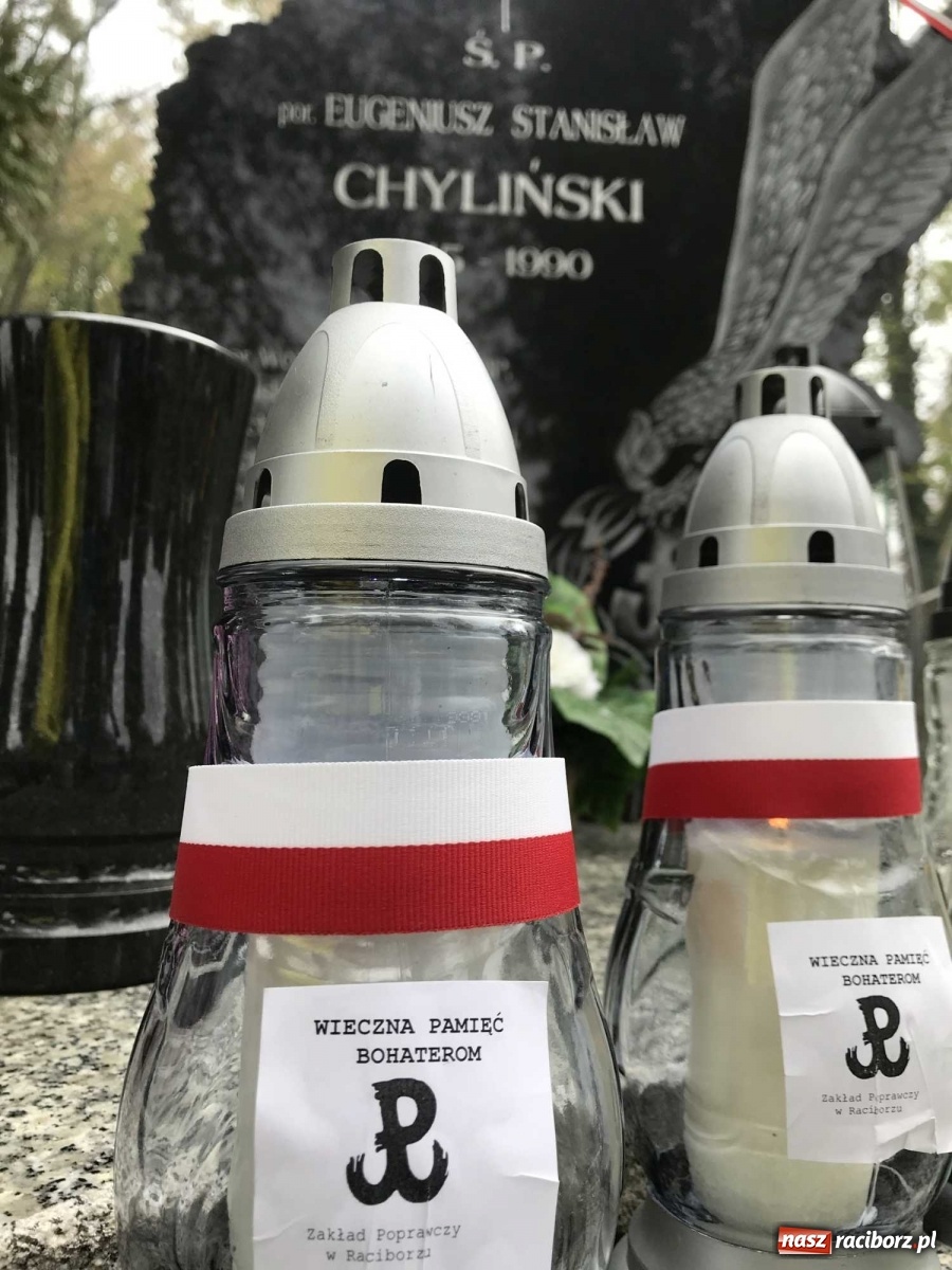 Zdjęcie w galerii na portalu naszraciborz.pl: Walcząc myśleli o Tobie. Żyjąc pamiętaj o nich! Polscy bohaterowie na naszych cmentarzach wiadomości z regionu