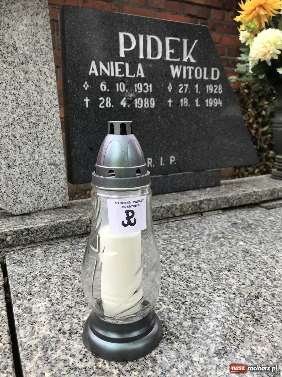 Zdjęcie w galerii na portalu naszraciborz.pl: Walcząc myśleli o Tobie. Żyjąc pamiętaj o nich! Polscy bohaterowie na naszych cmentarzach wiadomości z regionu