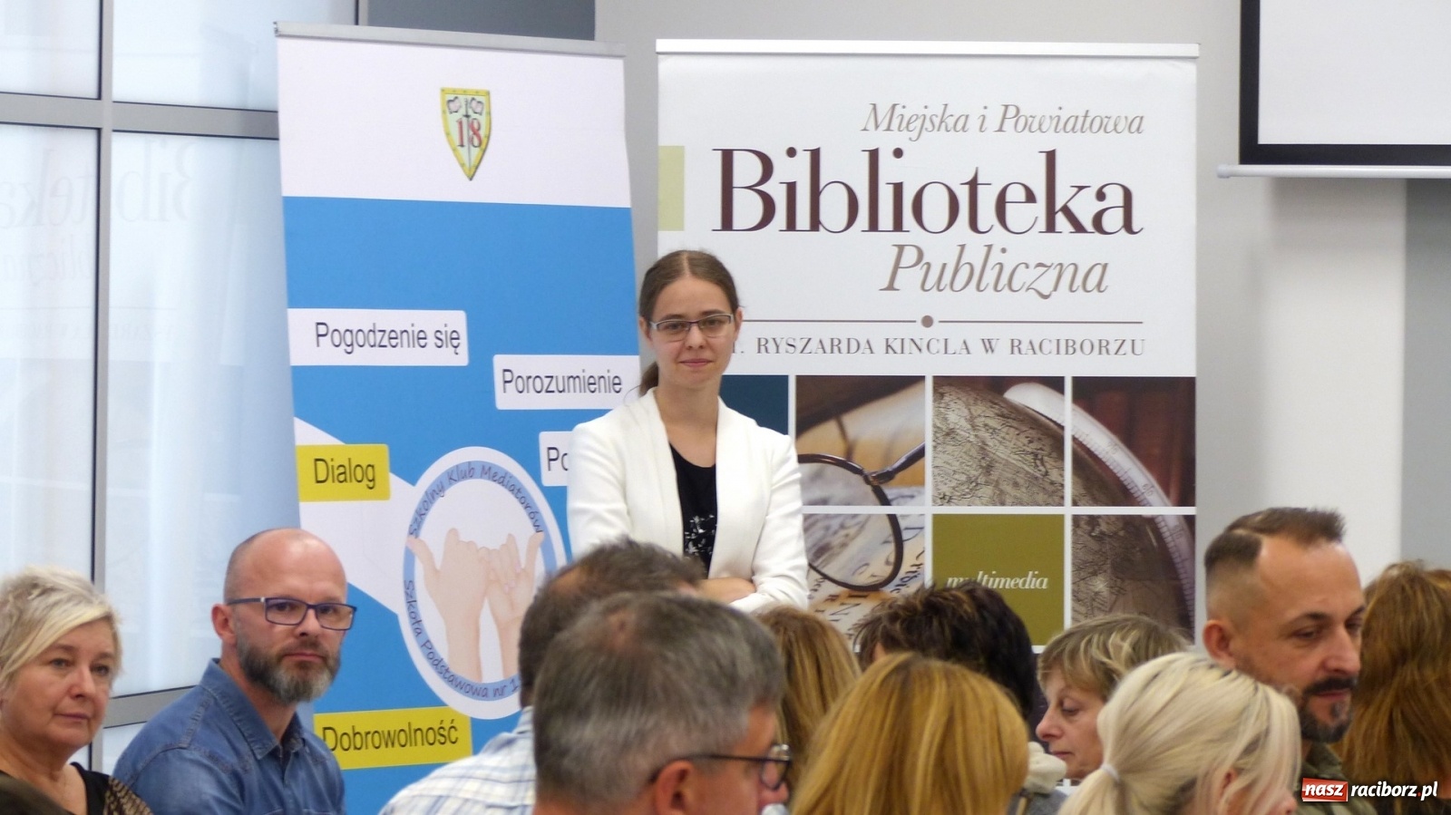 Zdjęcie w galerii na portalu naszraciborz.pl: W książnicy o mediacjach szkolnych i rówieśniczych wiadomości z regionu