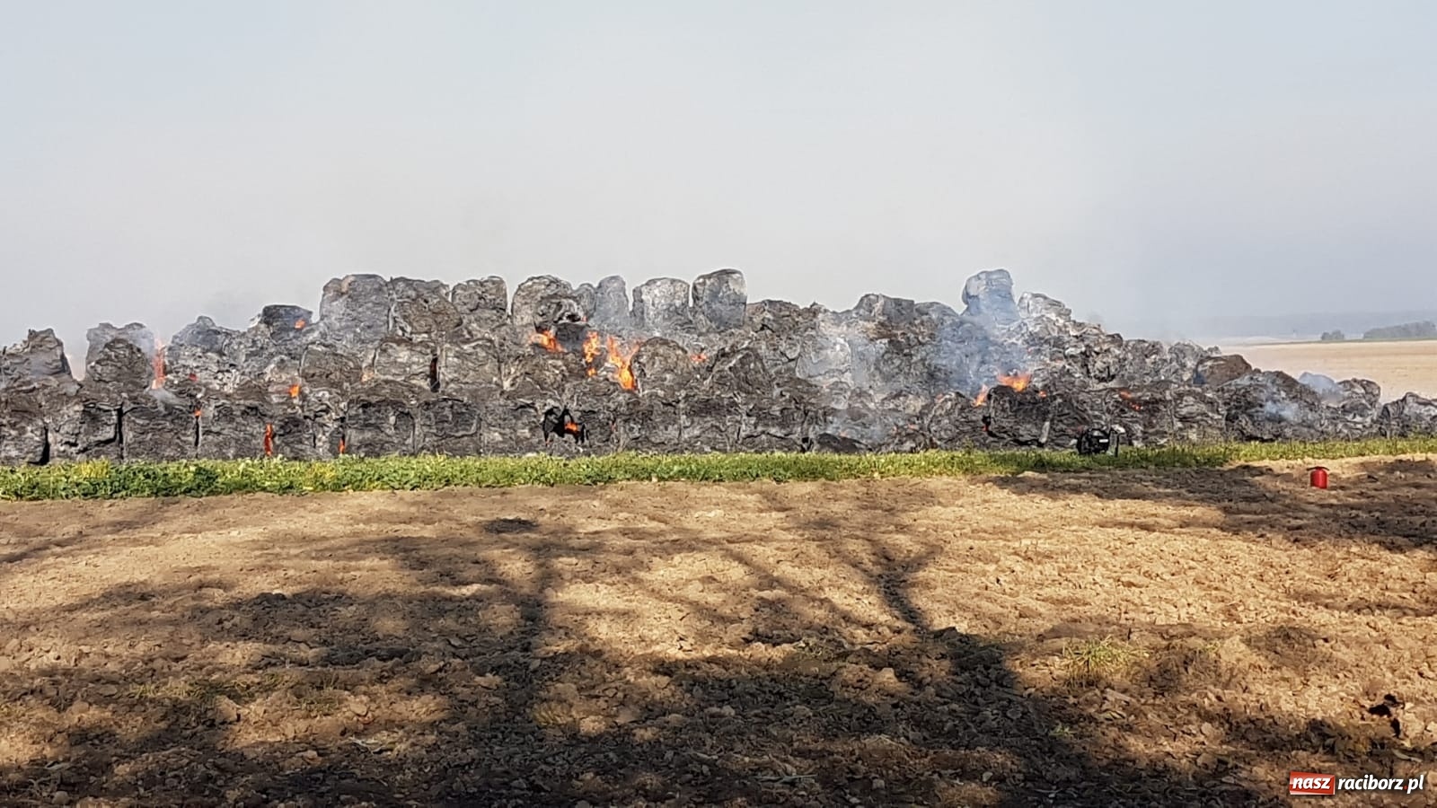 Zdjęcie w galerii na portalu naszraciborz.pl: Raport 998. 50 tys. złotych strat po pożarze w Owsiszczach wiadomości z regionu