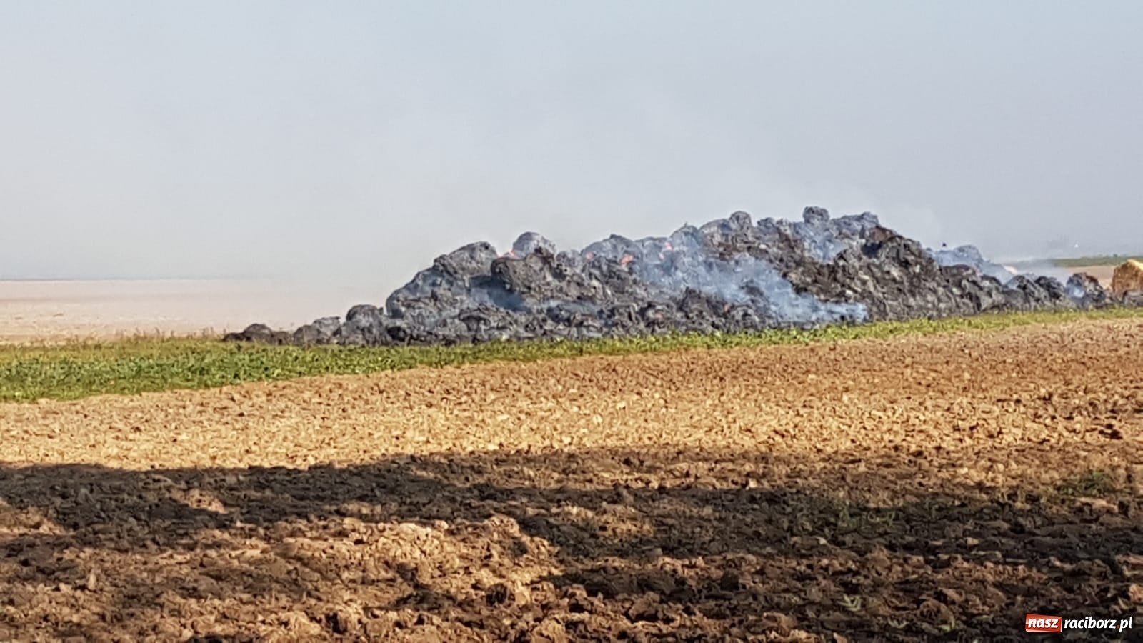 Zdjęcie w galerii na portalu naszraciborz.pl: Raport 998. 50 tys. złotych strat po pożarze w Owsiszczach wiadomości z regionu